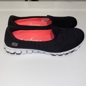 Smart Slip on Athletic Walking Shoe Womens Size 8 Black